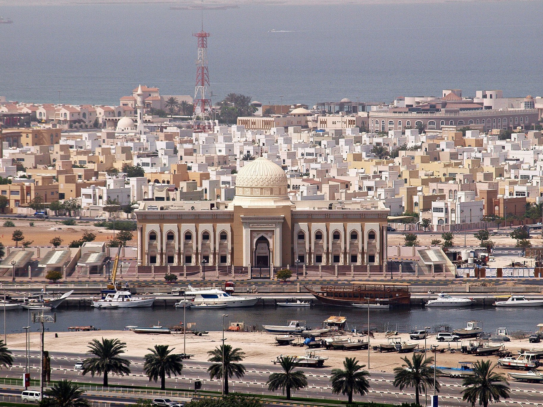 raziščite Sharjah, Združeni arabski emirati