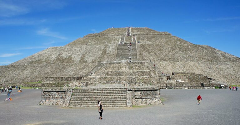 រុករក Teotihuacan ប្រទេសម៉ិកស៊ិក
