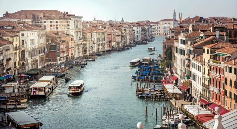 រុករកទីក្រុង Venice