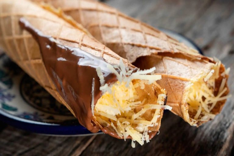 The Best Local Foods to Eat in Cancun - Marquesitas
